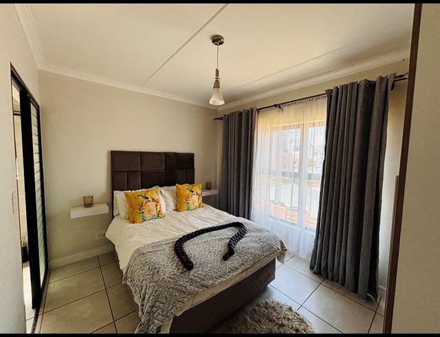 2 BEDROOM APARTMENT FOR SALE IN SILVER LAKES
